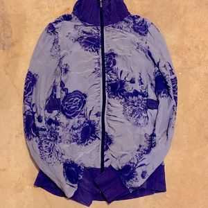 Reversible LULULEMON 🍋 zip up jacket size 8
